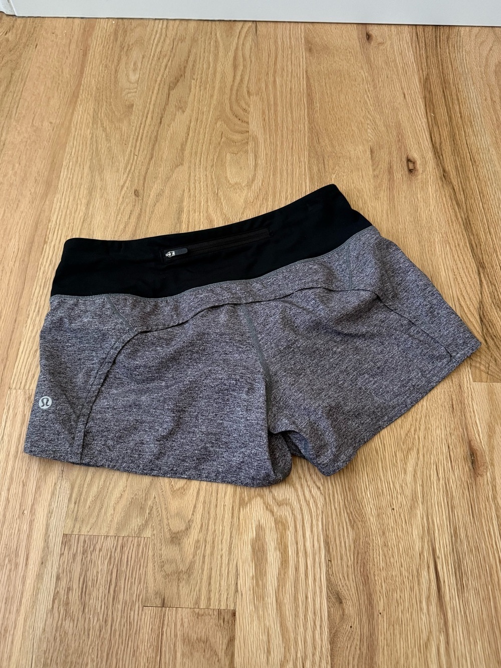 LIKE NEW Lululemon Run Times Short II *4" Grey Black Size 4